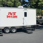 9 Station Restroom Trailer desktop