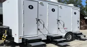 3-Station-Restroom-Trailer-300x165 (1)